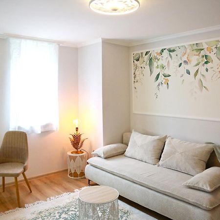 Mi Casa Plantas Apartment Mosonmagyarovar Bagian luar foto